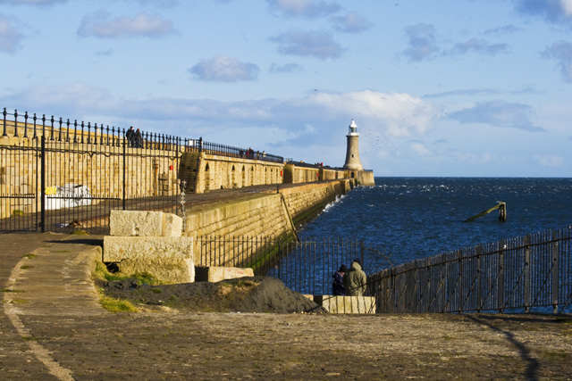 Tynemouth North Pier - geograph.org.uk - 1195868