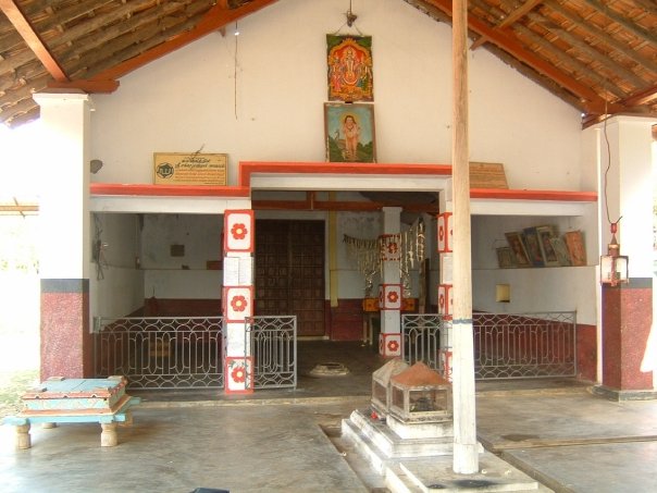 File:Ubayakathirgamam temple.jpg