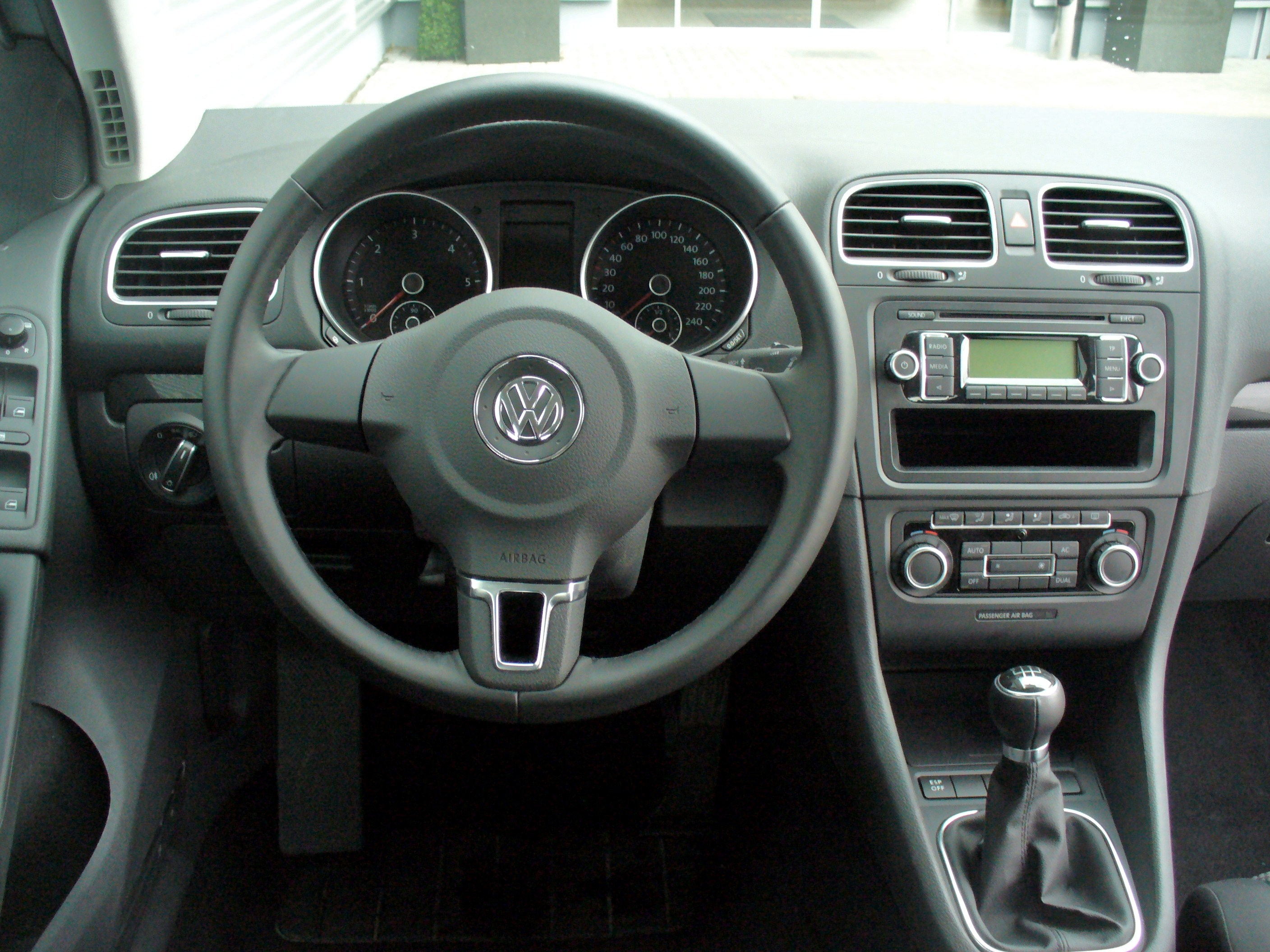 File:VW Golf VI 1.4 TSI 160PS Comfortline Reflexsilber.JPG
