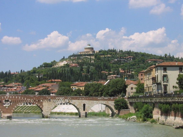 File:Verona01.jpg