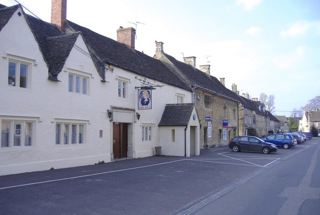 File:West side of the High Street - geograph.org.uk - 392717.jpg