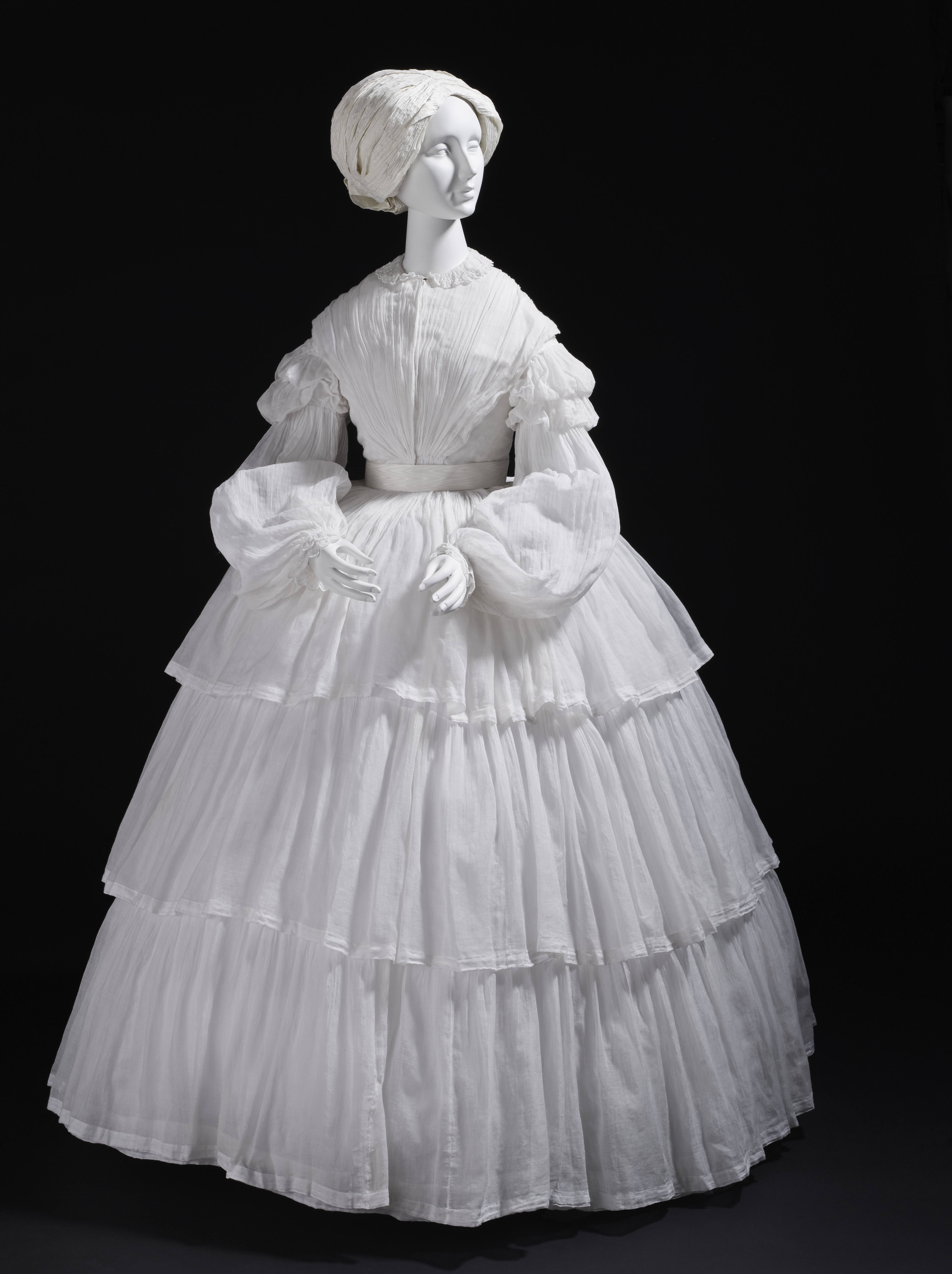 File:Woman's muslin dress c. 1855.jpg ...