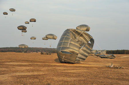 File:173rd & Moldovan Special Forces Jump Training at GTA (16552203624).jpg