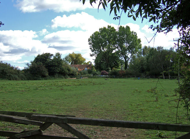 File:A Glimpse of Cannings Court - geograph.org.uk - 560093.jpg