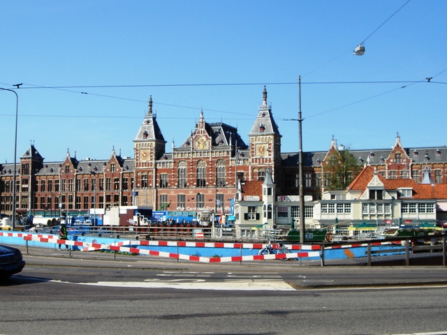 File:AmsterdamCentralStation.JPG