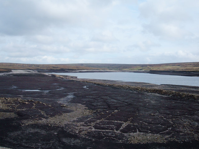 File:Chew Reservoir - geograph.org.uk - 252720.jpg