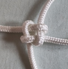 File:Chinese Cross knot back view.jpg