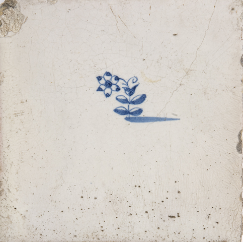 File:Glazed pottery tile, blue and white decor of a flower Rijksdienst voor het Cultureel Erfgoed NK1214.jpg