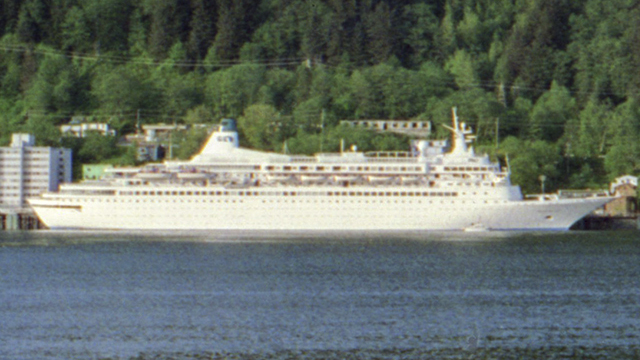 File:Juneau Princess 1996 109 (Golden Princess).jpg