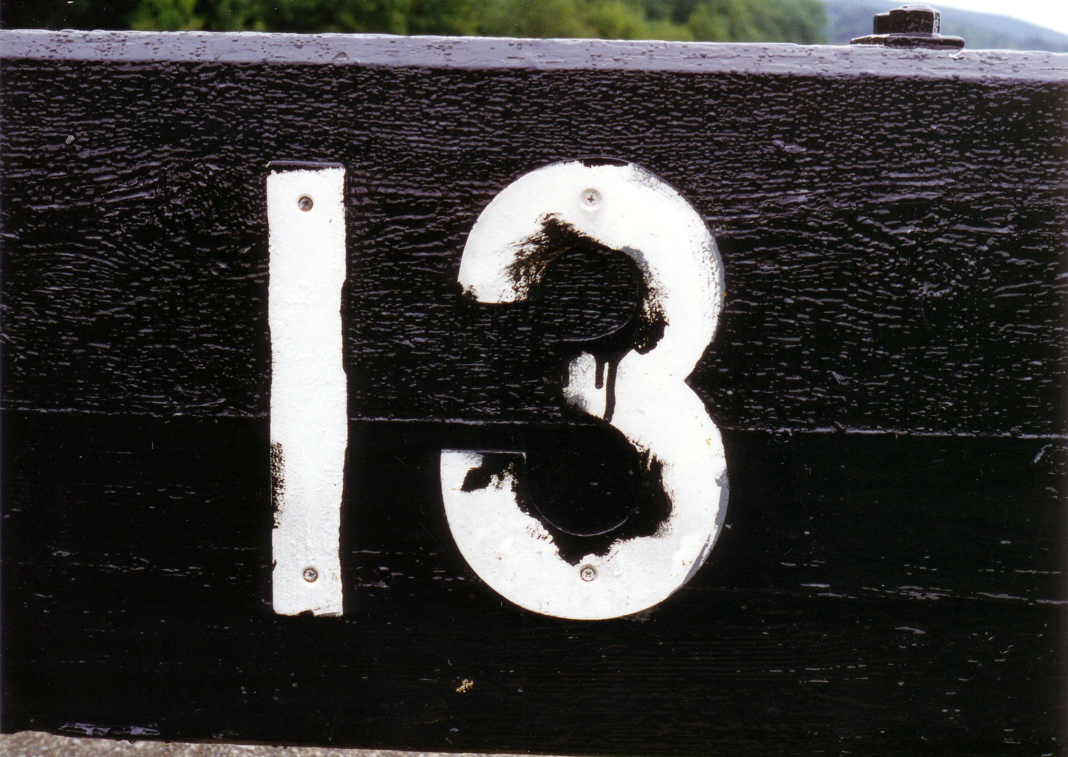 На 13 1 а также. Цифра 13. Число 13 суеверия. Красивое число 13. Страшная цифра 13.