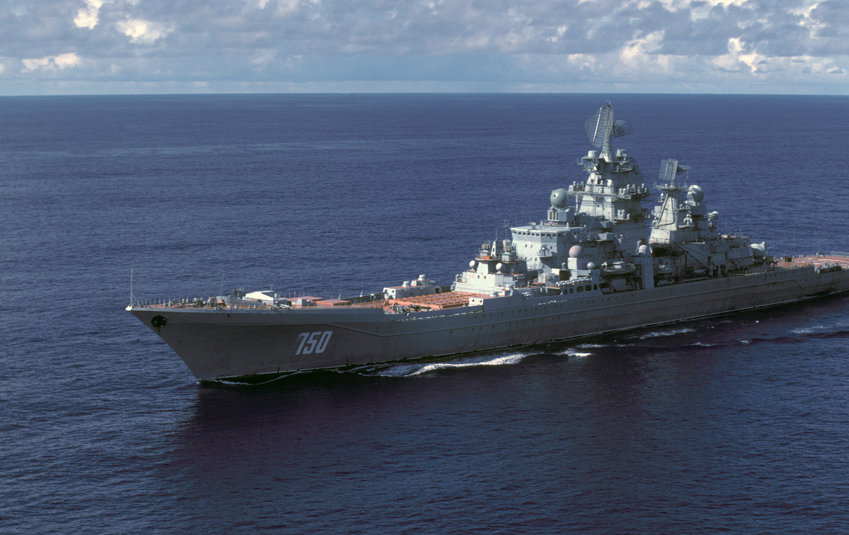 RUS -- Classe Kirov (Piotr Velikiy) Nuclear_cruiser_Frunze