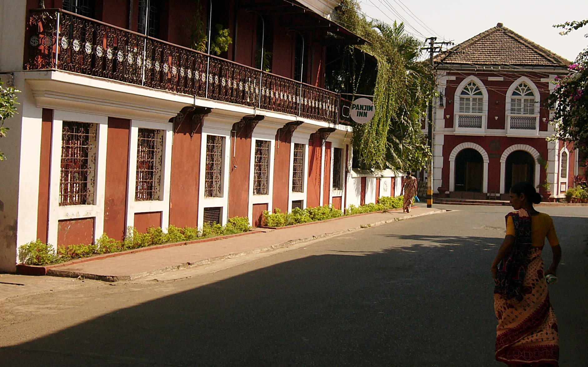 Portuguese heritage colony in Fontainhas, Goa - RavenousLegs