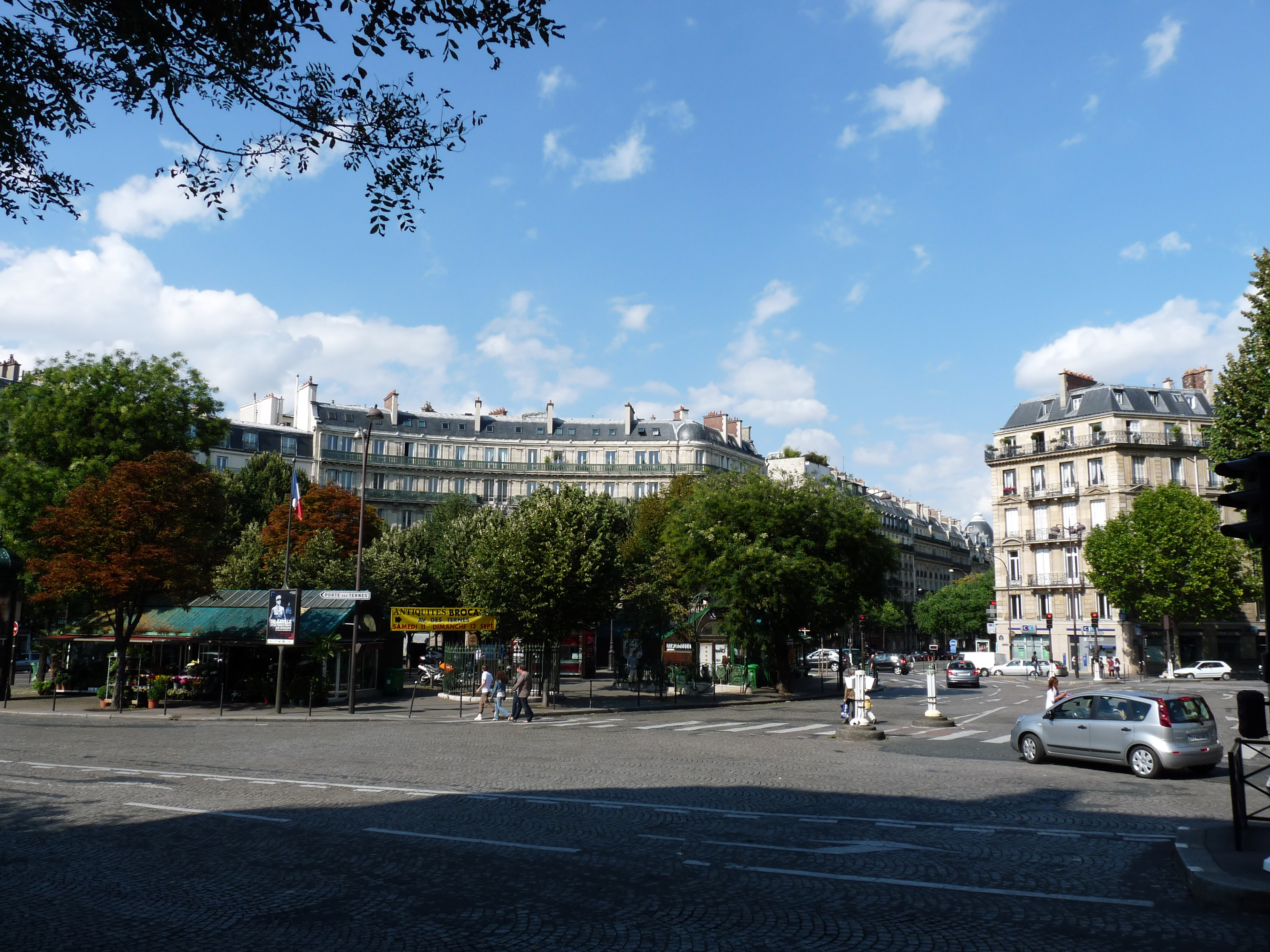 File:Paris place des ternes.jpg - Wikimedia Commons