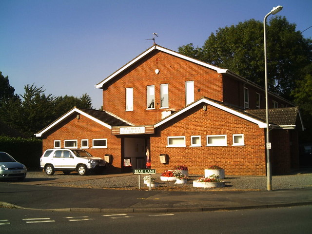 Small picture of Pinchbeck Village Hall courtesy of Wikimedia Commons contributors