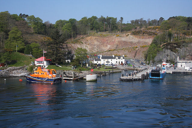 File:Port Askaig - geograph.org.uk - 814863.jpg