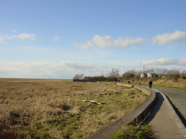 Towards The Old Baths, Parkgate - geograph.org.uk - 132235