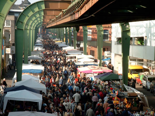 File:Vohwinkeler-Flohmarkt.jpg