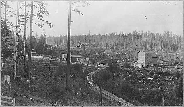 File:Washington edu Railroad tracks through Ravenna neighborhood, Seattle, c 1893, 107, 108.jpg