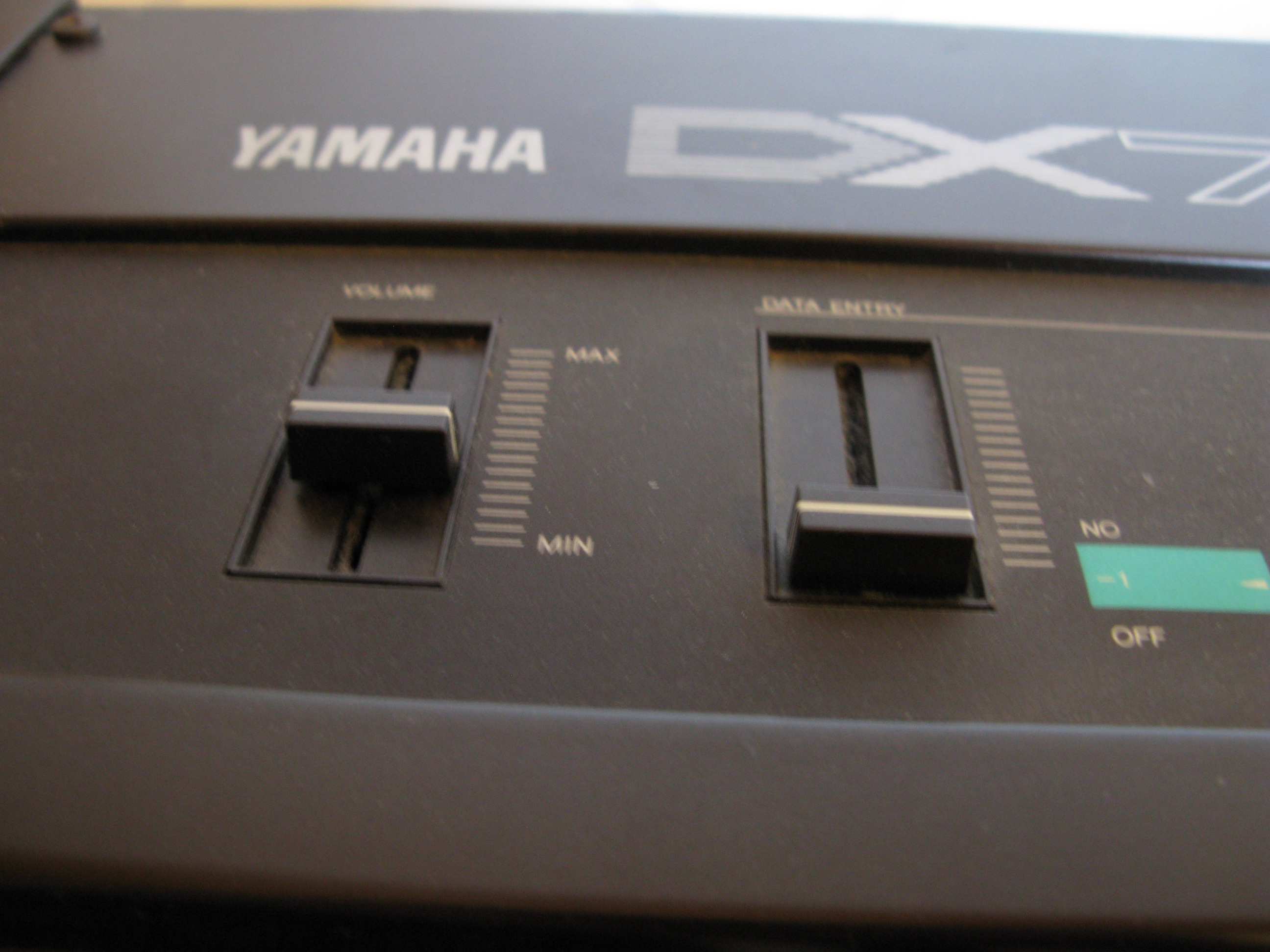 Yamaha DX7 — Wikipédia