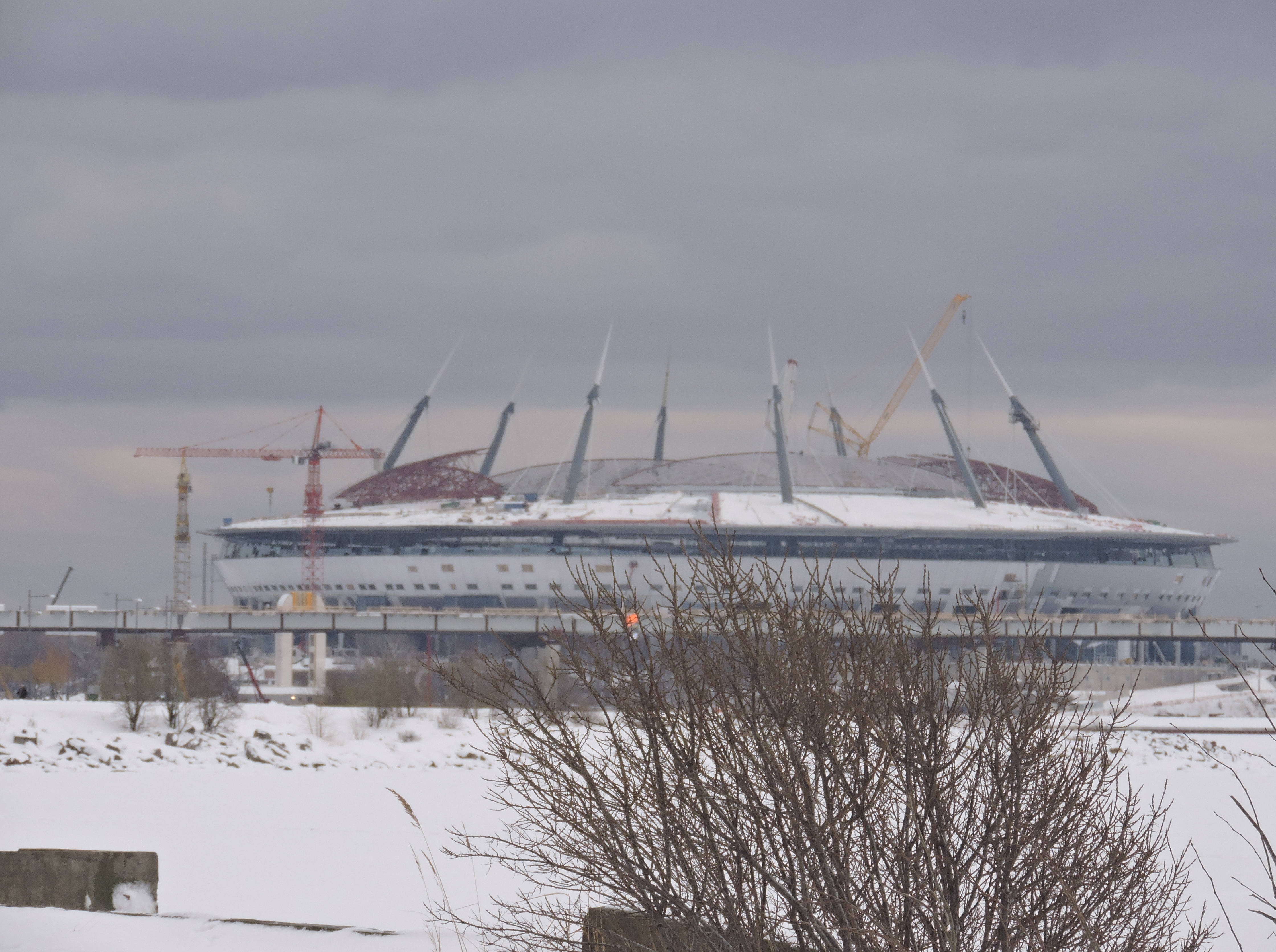 Лыжня на крестовском острове. Стадион на Крестовском острове старый.