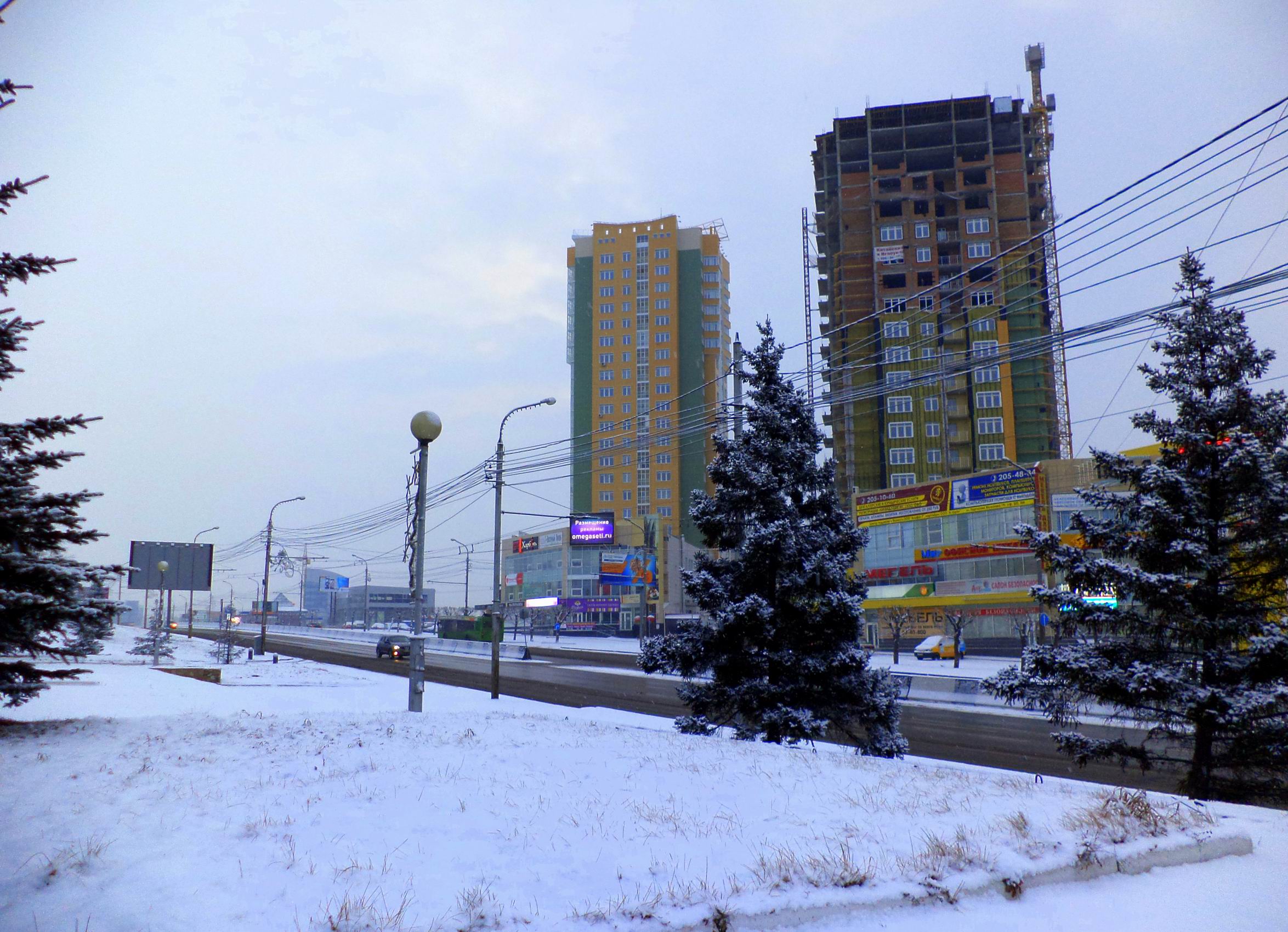 Красноярск ул партизана железняка. Партизана Железняка 53. Аллея на Партизана Железняка. Партизана Железняка 55 ж. Ленинградская улица Красноярск.