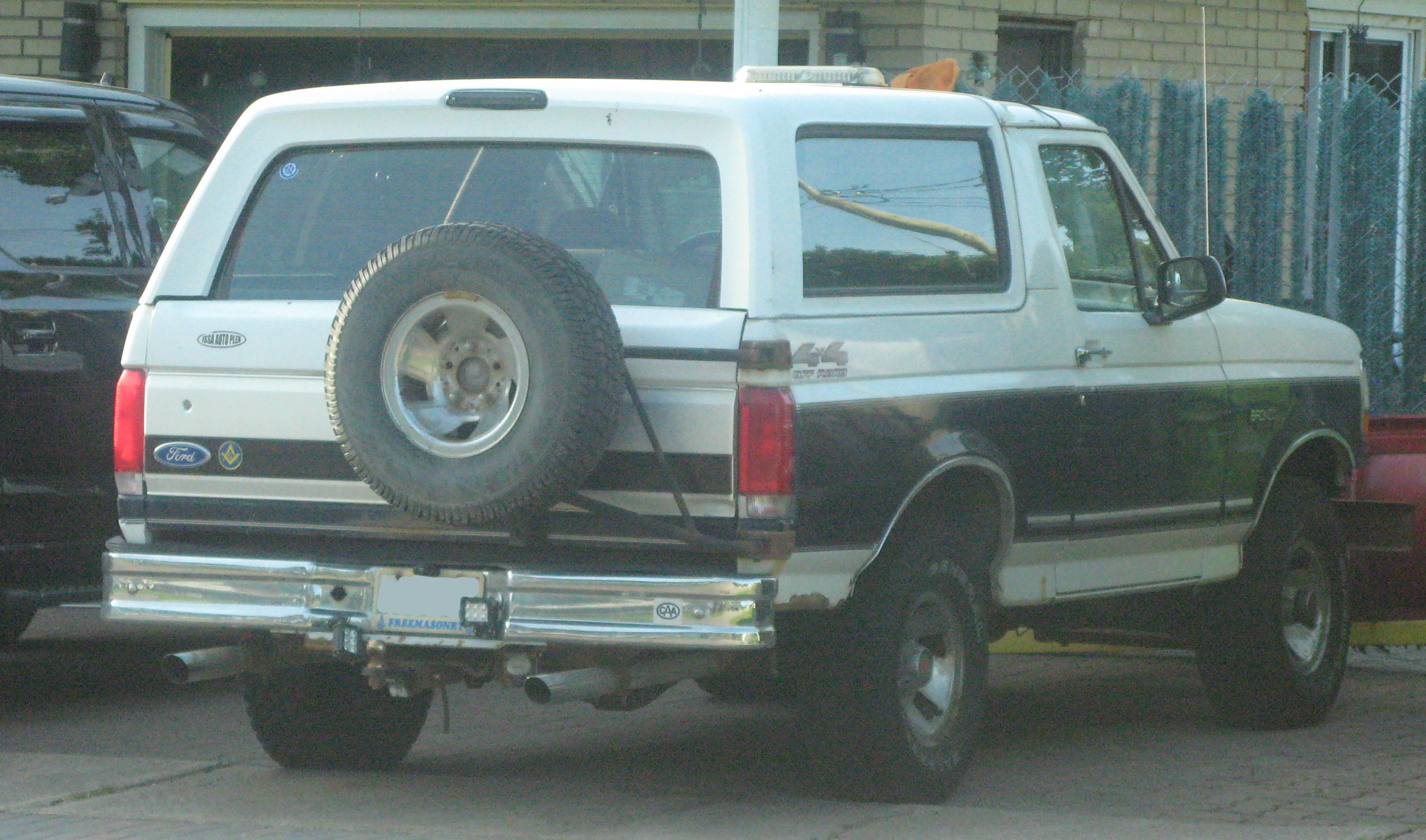 フォードブロンコ Ford Bronco: 最新の百科事典、ニュース、レビュー、研究