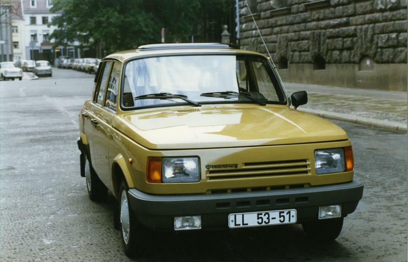 Datoteka:Bundesarchiv Bild 183-1990-0404-423, Pkw Wartburg 1.3.jpg –  Wikipedija / Википедија