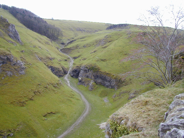 Cave Dale from Peveril Castle - geograph.org.uk - 429662