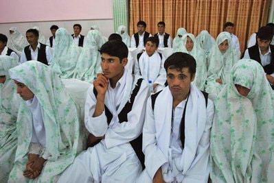 Fil:Collective Wedding in Afghanistan.jpg Wikipedia, den encyklopædi