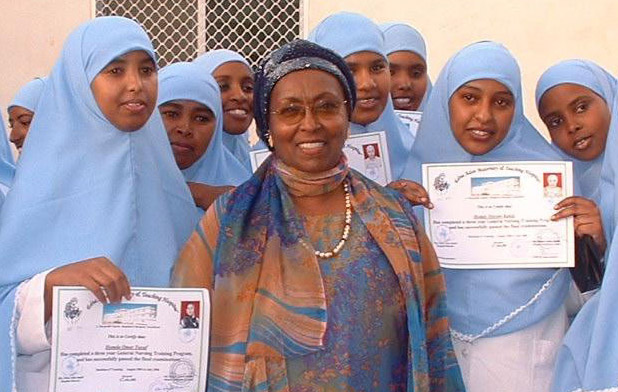 File:Edna Adan Ismail, with graduate nurses.jpg - Wikimedia Commons