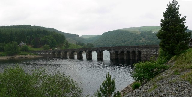 File:Elan Valley, Caban Coch Dam - geograph.org.uk - 471544.jpg