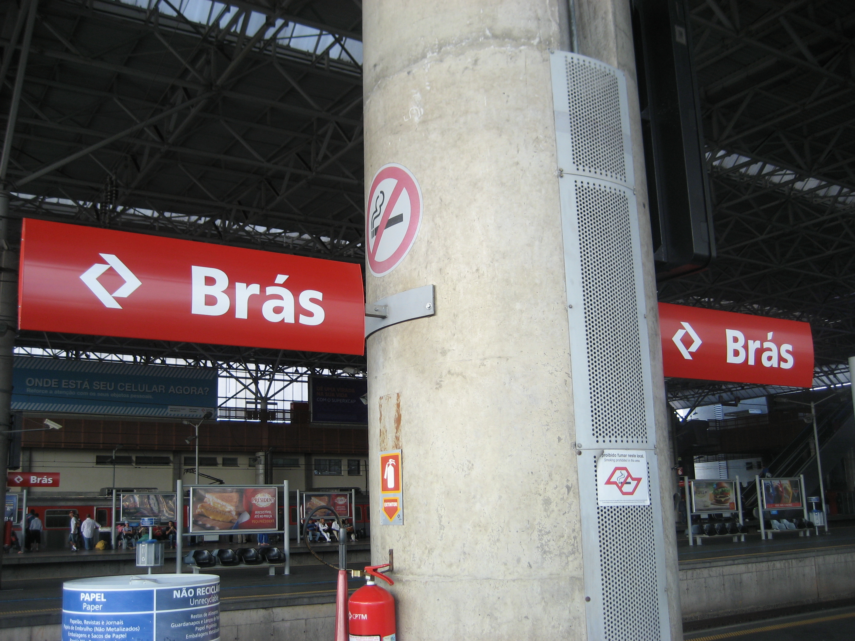 File:Estação Brás • placas.jpg - Wikimedia Commons