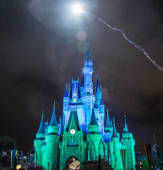 cinderella castle disney world at night