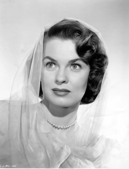 File:Joanne Dru Portrait.jpg