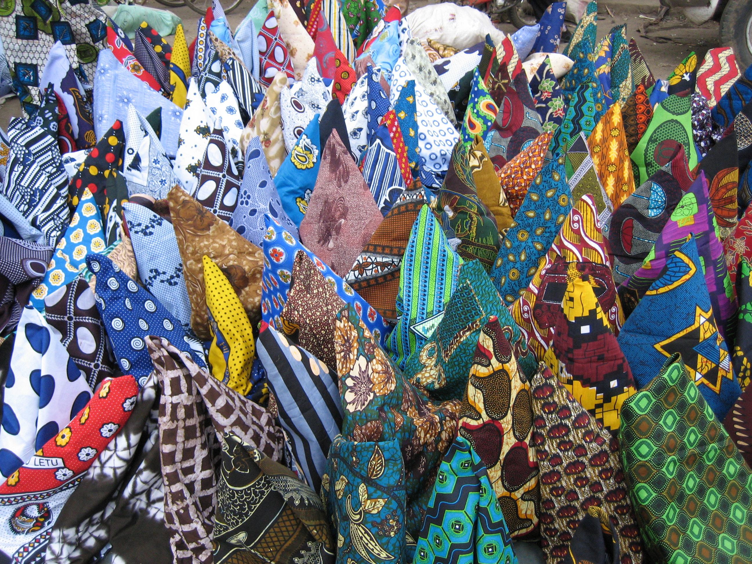 [Quiz] Can you match these African fabrics/materials to their countries of origin?