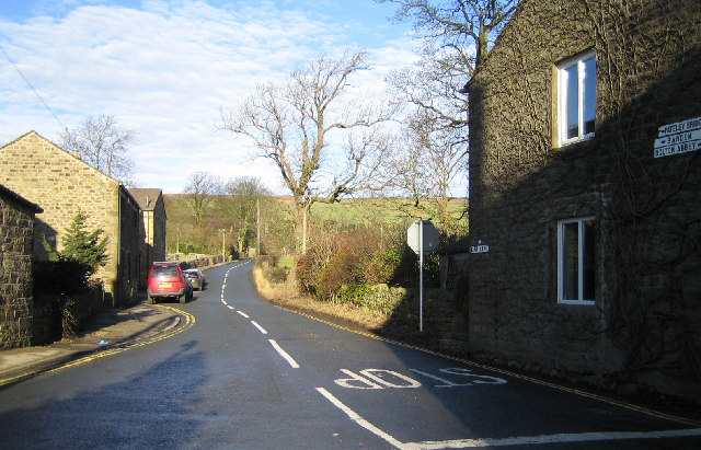 File:Kirk Lane at Green Bottom, Embsay - geograph.org.uk - 110037.jpg