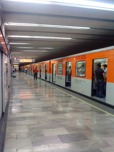 File:Línea 7, estación Tacuba.jpg