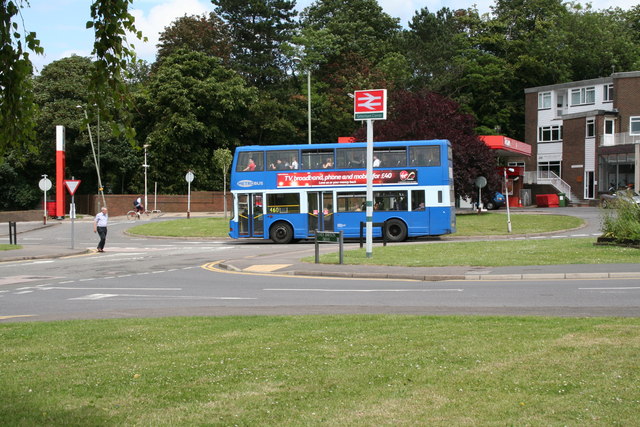 File:Metrobus bus Volvo Olympian East Lancs Pyoneer route 460, Tattenham Corner station, Surrey, 2007-06-21.jpg