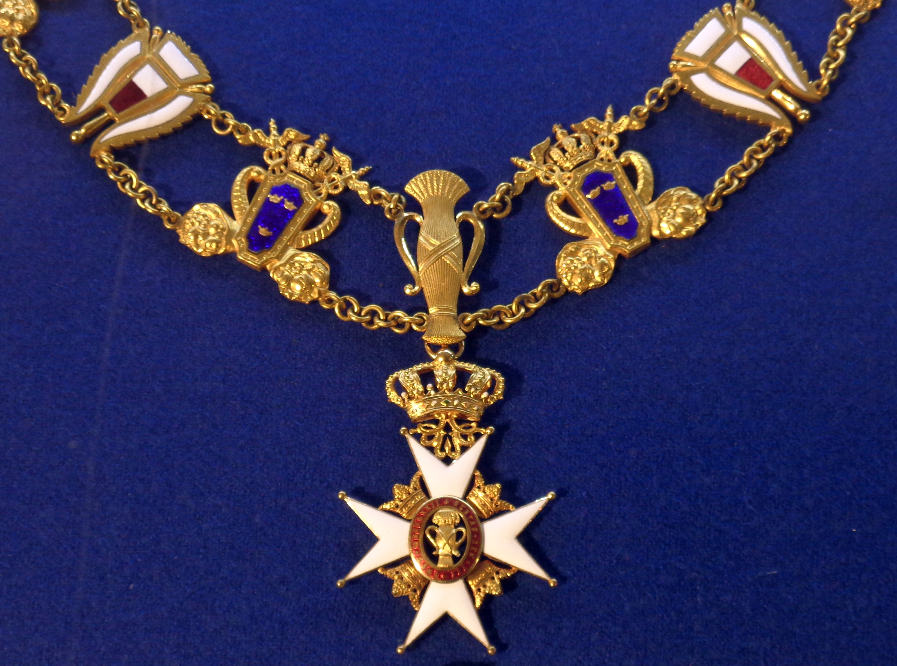 File:Order of Vasa grand cross collar badge2 (Sweden) - Tallinn Museum of  Orders.jpg - Wikimedia Commons