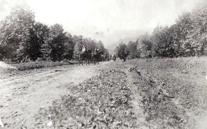File:Osetinskii Military Highway, 1886 (A).jpg