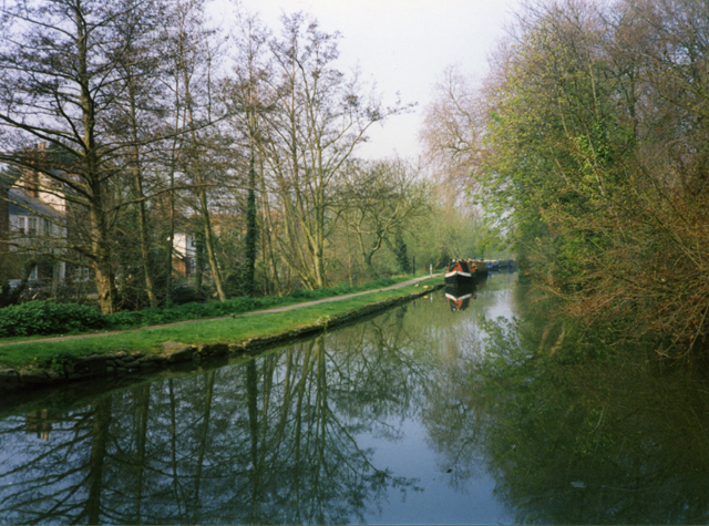 File:Oxford canal - geograph.org.uk - 882716.jpg