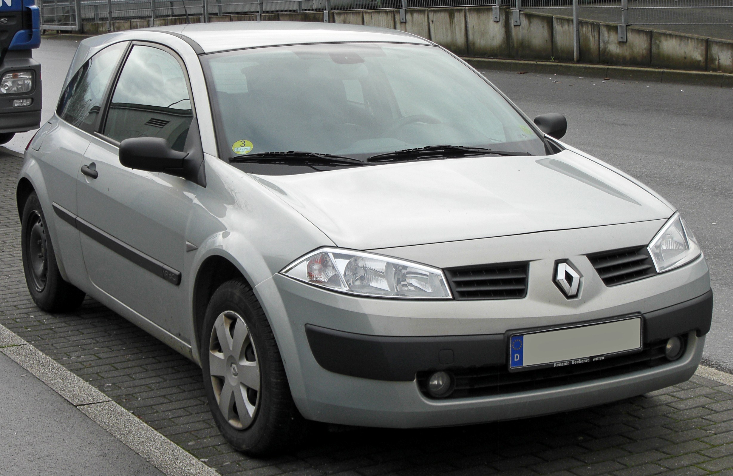File:Renault Mégane II Facelift front 20091206.jpg - Wikimedia Commons