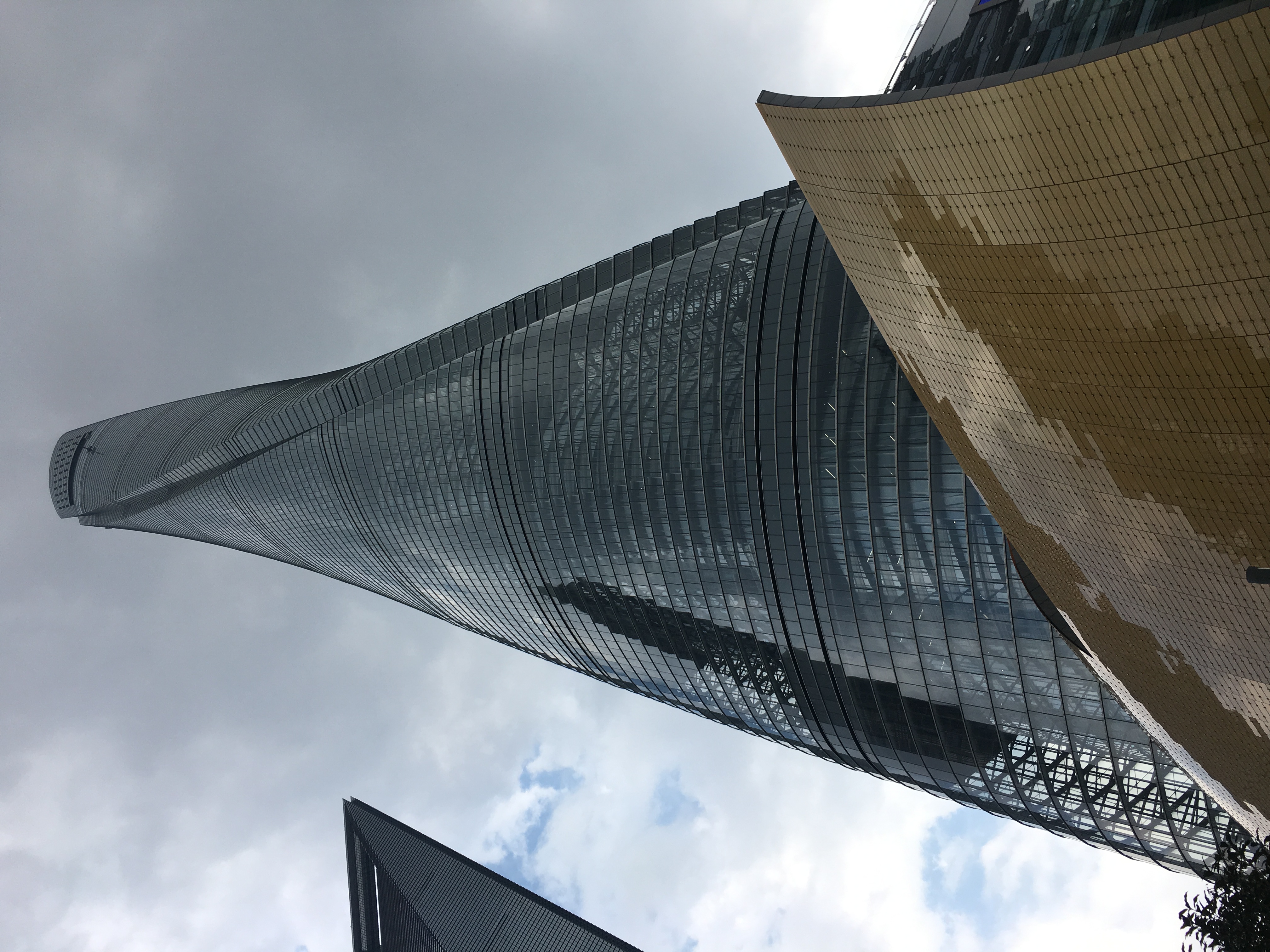 File:Shanghai Tower September 2016 1.jpg - Wikimedia Commons