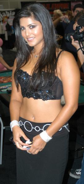 271px x 592px - File:Sunny Leone at Erotica LA 2006 3.JPG - Wikimedia Commons