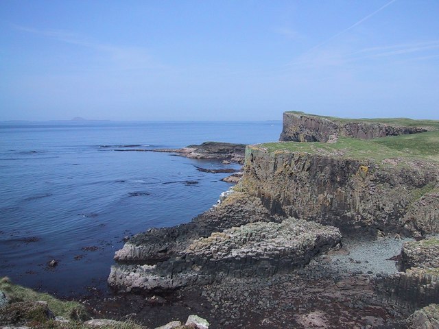 File:The West Coast of Staffa - geograph.org.uk - 972968.jpg