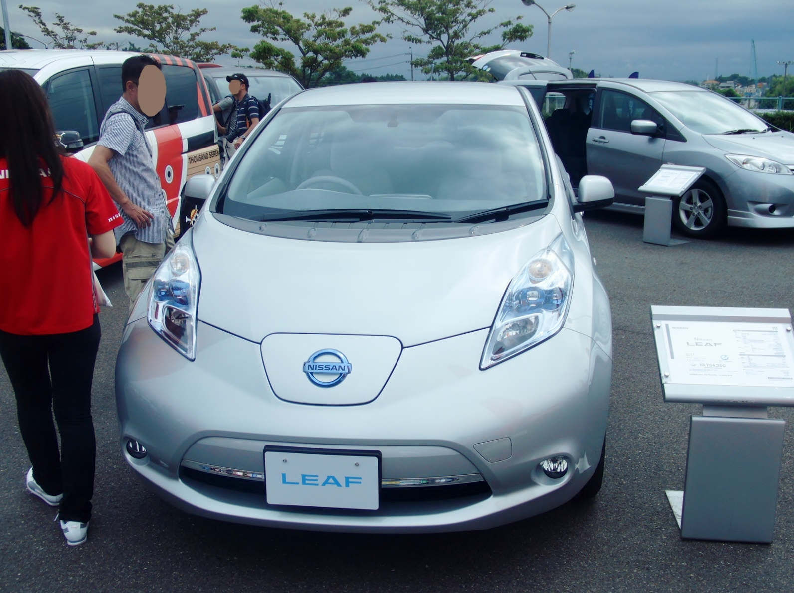 Nissan Leaf Рё С‡РµР»РѕРІРµРє