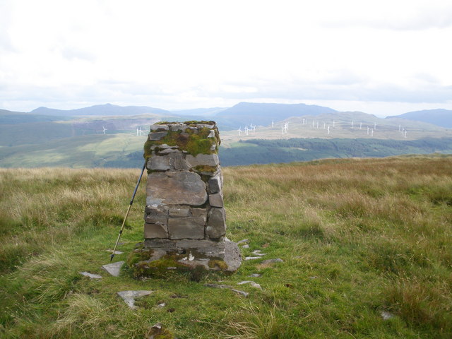 File:Trig Point at 470m near to Creachan Dubh - geograph.org.uk - 1425130.jpg