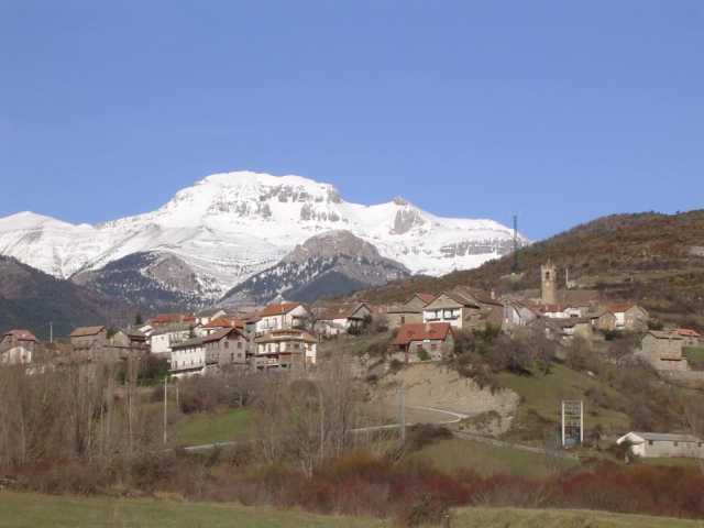 File:Vista de Jasa (Huesca).jpg