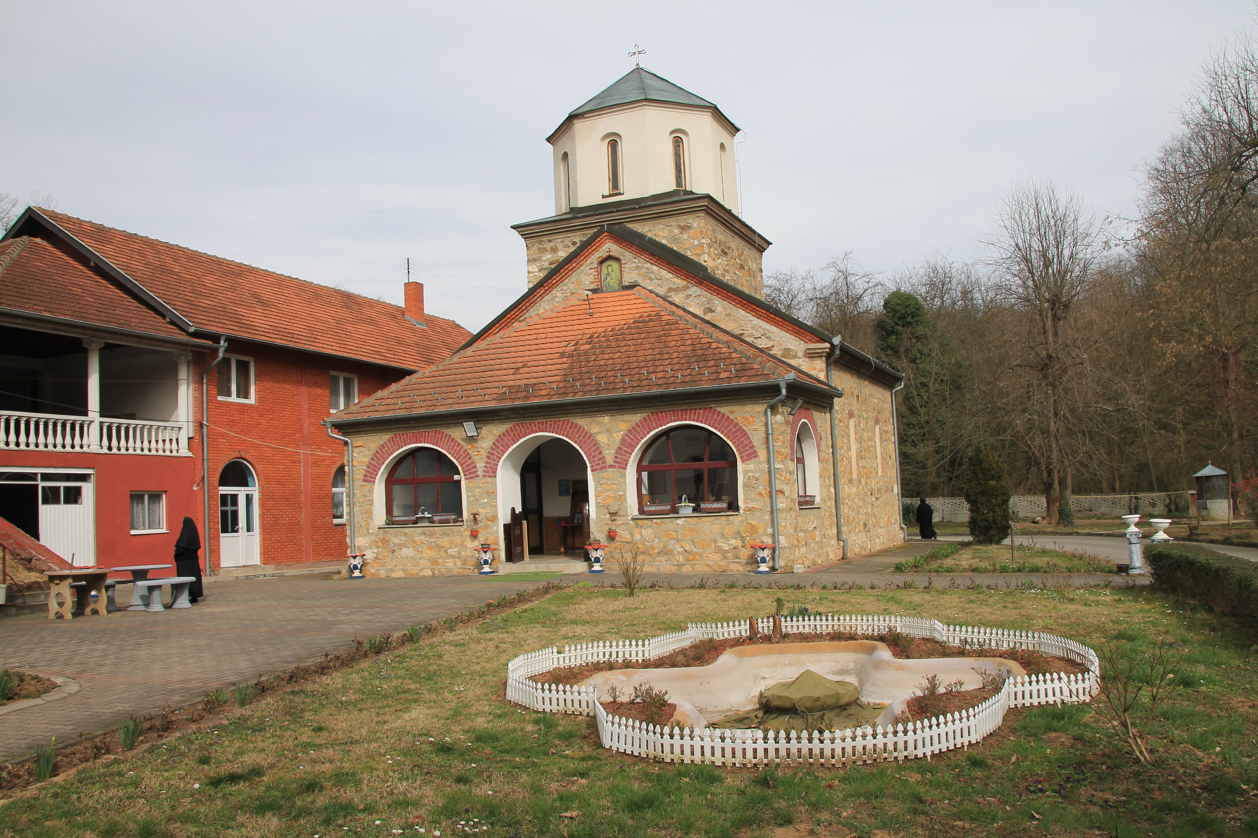 File:Wiki.Biseri I Radošin Monastery 1221 07.jpg - Wikimedia Commons