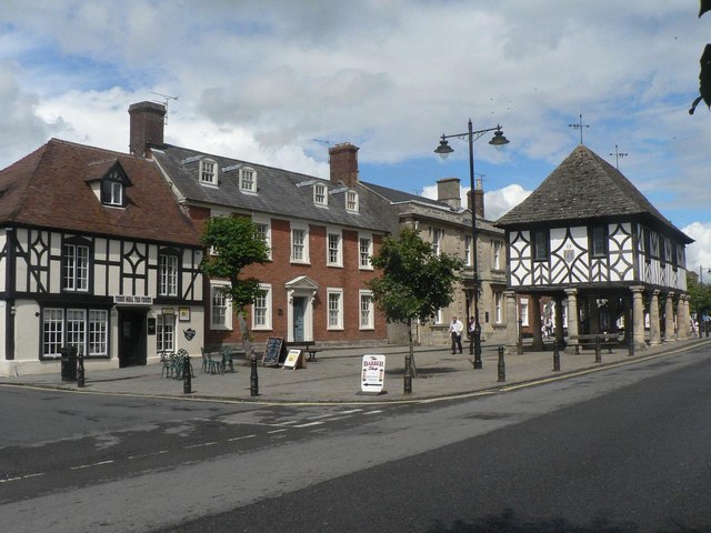 File:Wootton Bassett, High Street and town hall - geograph.org.uk - 527640.jpg